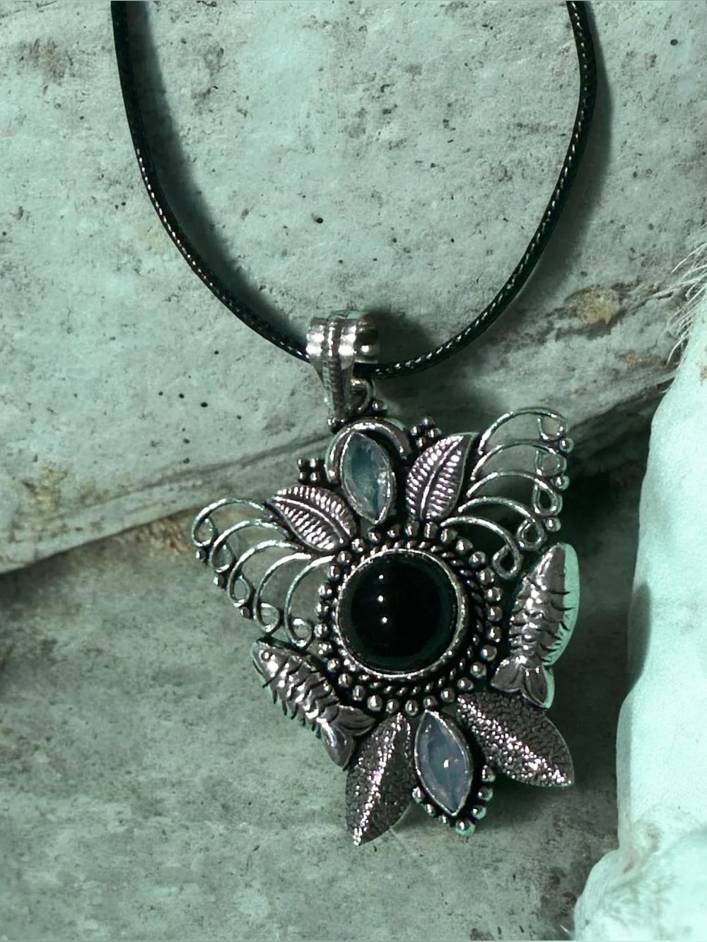 Silver Black Stone Floral Pendant Necklace - Women Jewelry